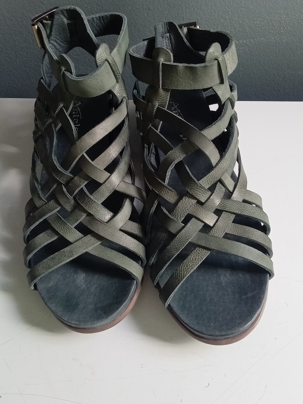 Antelope M14‎ Womens Sage Green Leather Woven Gladiator Flat Sandals Size 38